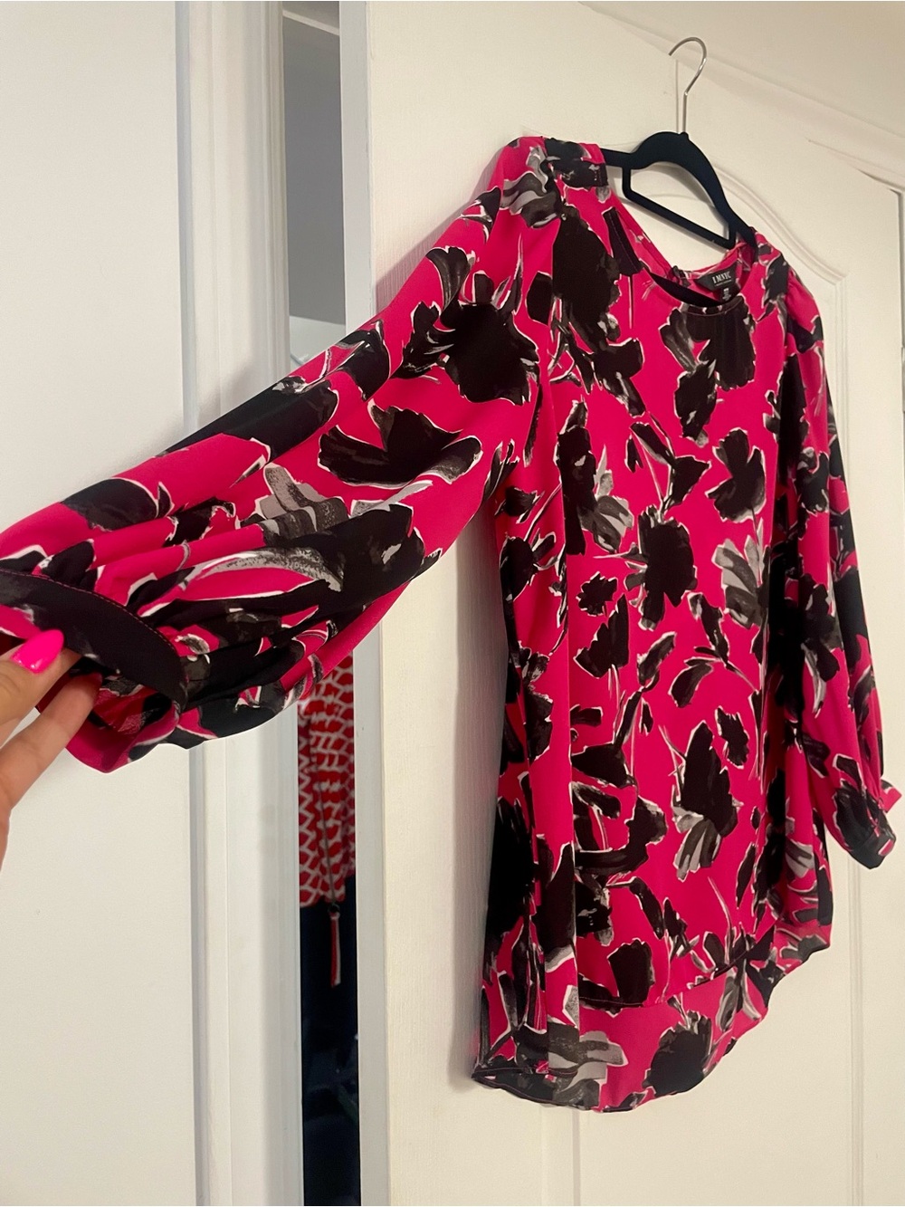 IMNYC Hot Pink Floral Print Blouse with Black & Gray Accents, Size Medium